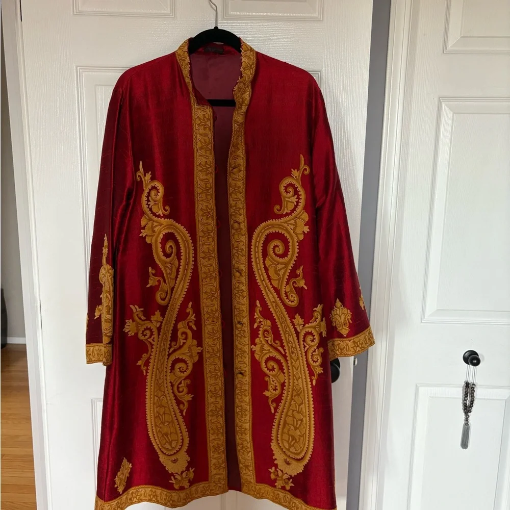Elegant Red and Gold Silk Women's Coat - Picture 8 of 8